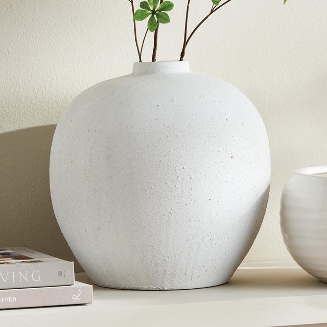 Kenneth Ludwig Chicago Hawthorn Grande Vase Small For Sale - Image 4 of 4