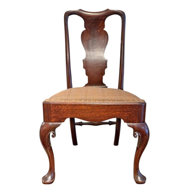 Queen Anne Pair of 18th Century English Queen Anne Side Chairs For Sale - Image 3 of 16