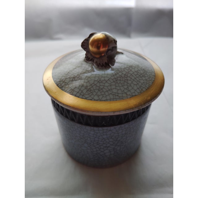 Description : Round Box Grey, Brown & Gold , Craquelé Pattern : Grey, Brown & Gold – Size : 3 in. Made by Royal Copenhagen...