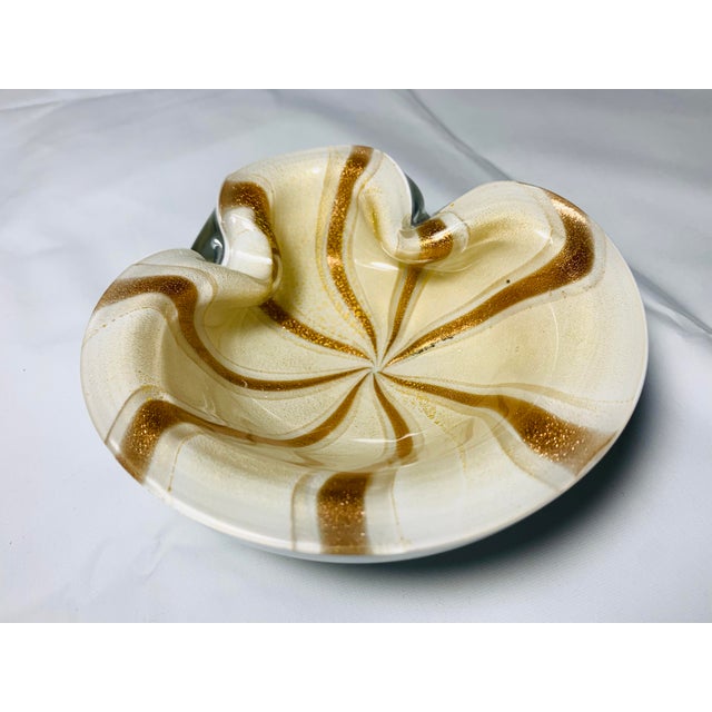 Glass 1950s Vintage Alfredo Barbini Italian Murano Cased Glass Dish With Gold and White Swirl For Sale - Image 7 of 9
