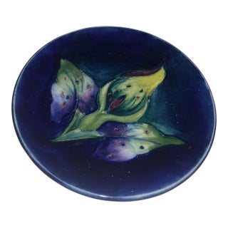 Moorcroft Pottery Small Footed Bowl “African Lily” Pattern For Sale