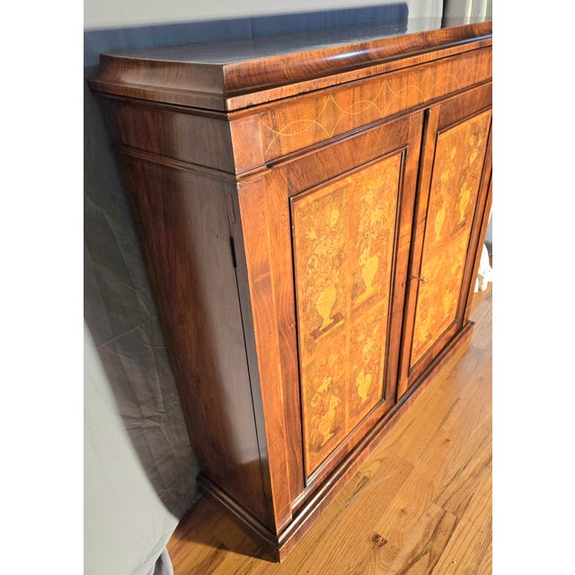 French Late 19th Century "Louis" - A Victorian Rosewood Marquetry Cabinet. For Sale - Image 3 of 12
