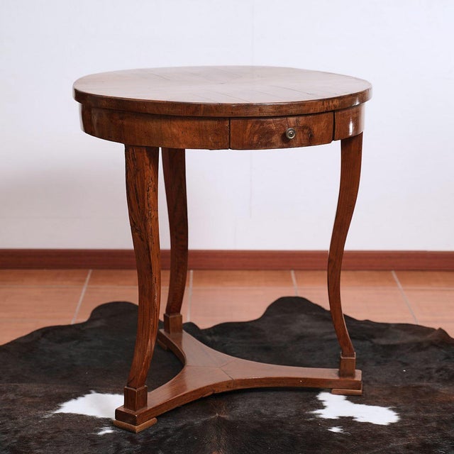 Brown Round Coffee Table, 1800s For Sale - Image 8 of 8