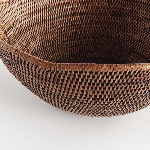 French Country Burma Rattan Scalloped Edge Bowl Large For Sale - Image 3 of 4