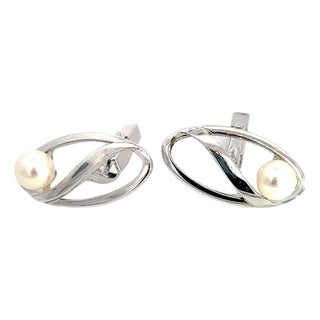 1990s Pair of Mikimoto Estate Akoya Pearl Mens Cufflinks Sterling Silver 6.7 mm For Sale