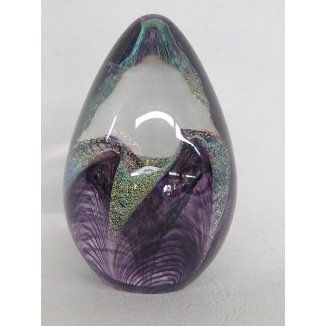 Late 20th Century Glass Eye Studio Ges Purple Passion Flower Dichroic Art Egg Paperweight 5194b For Sale - Image 5 of 14