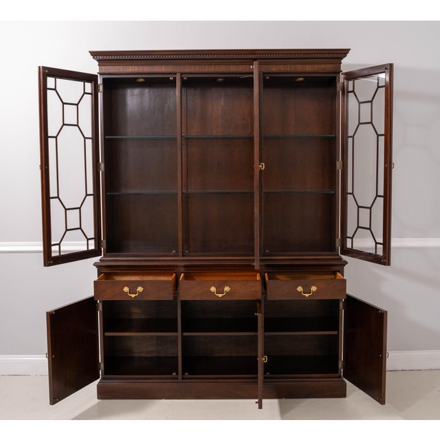 Chippendale Stickley Three-Door Mahogany Chippendale Style Breakfront For Sale - Image 3 of 18