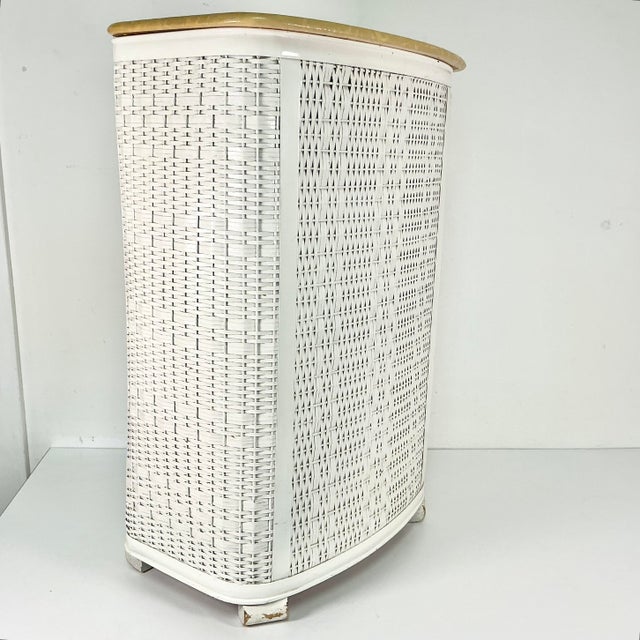 Off-white 1960s Vintage Boho Chic Coastal Americana Extra Tall Wicker Hamper For Sale - Image 8 of 16