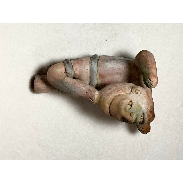 Pre Columbian Aztec Pottery Amerca Style Headstand Figure Vase 10" X 7" X 7" For Sale - Image 10 of 12
