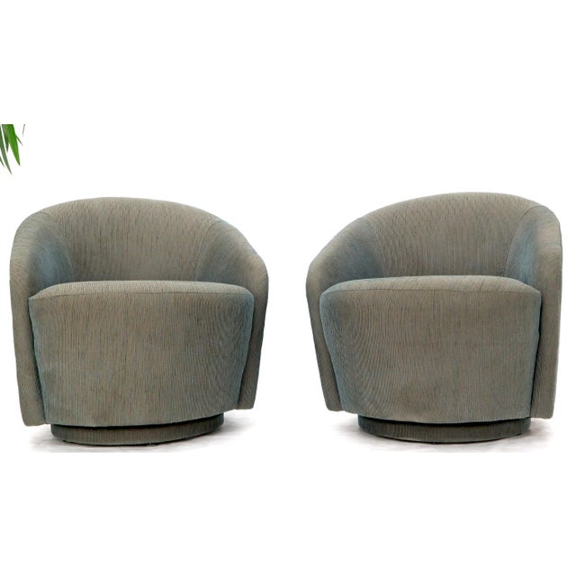 Milo Baughman Pair of Barrel Back Tub Swivel Lounge Slipper Chairs Milo Baughman Style For Sale - Image 4 of 11