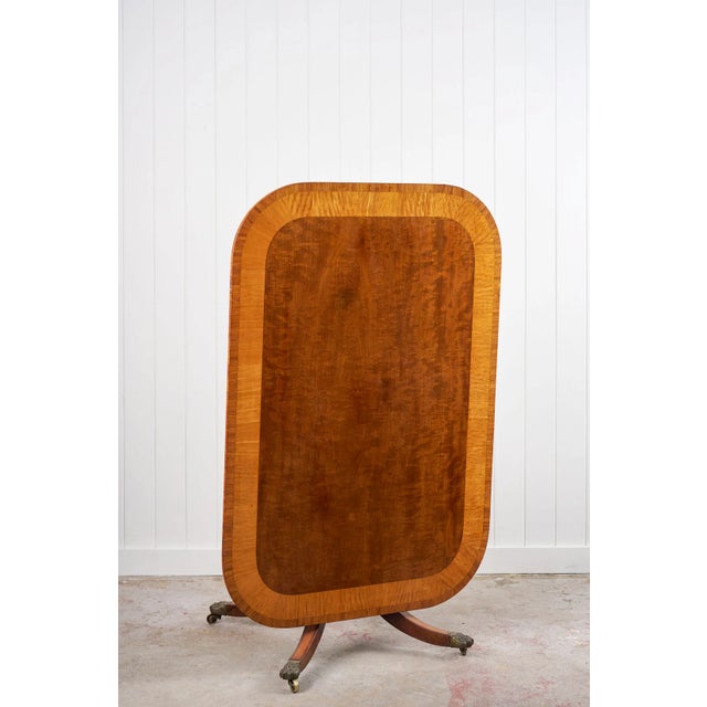 English Early 19th Century George III Walnut Breakfast Table With Satinwood Banding For Sale - Image 3 of 11