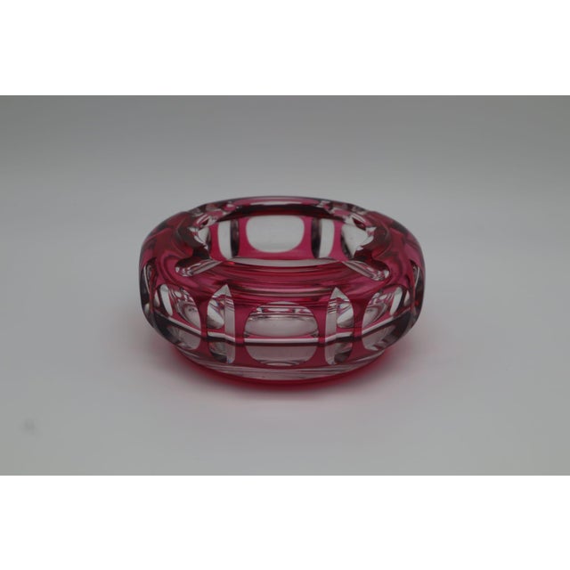 1960s Belgian Faceted Crystal Ashtray from Val Saint Lambert, 1960s For Sale - Image 5 of 5