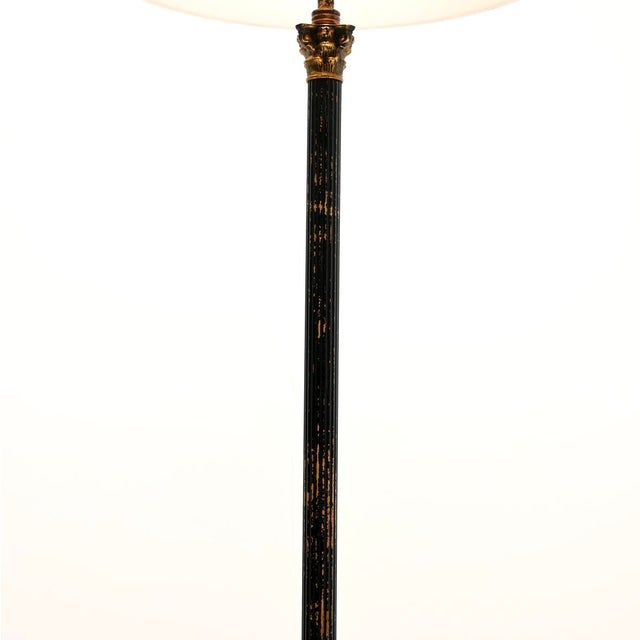 1930s Antique Neoclassical Brass and Enamelled Tole Floor Lamp, 1930 For Sale - Image 5 of 8