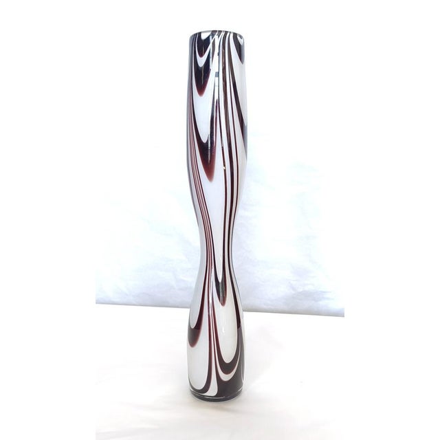 1970s Purple and White Murano Glass Wave Vase from Carlo Moretti, Italy, 1970s For Sale - Image 5 of 13