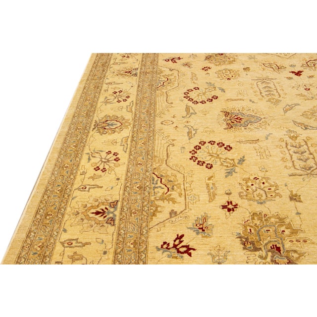 Modern Beige Peshawar Handmade Palmettes Pattern Oversize Wool Rug For Sale In New York - Image 6 of 9