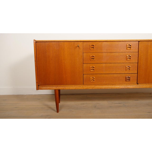 Vintage Sideboard in Walnut For Sale - Image 5 of 13