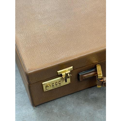 Vintage Leather Briefcase from Delvaux For Sale - Image 5 of 8