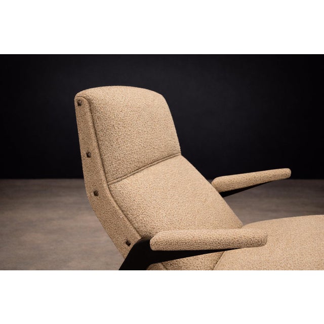 Brazilian Modernist Lounge Chair in Ebony-Stained Pau Marfim With Oatmeal Bouclé, 1950s For Sale - Image 10 of 13