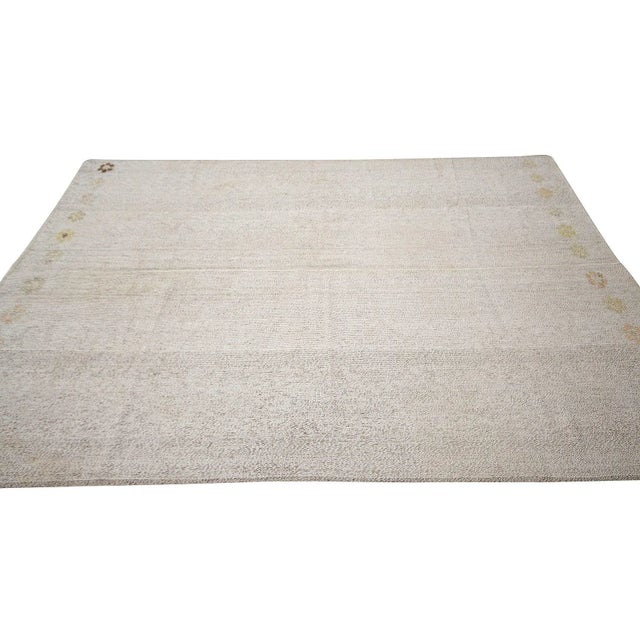 Vintage Light Gray Modern Kilim Rug For Sale - Image 4 of 7