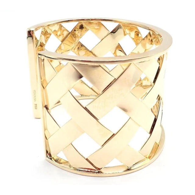 Verdura Criss Cross Wide Yellow Gold Cuff Bangle Bracelet For Sale In Philadelphia - Image 6 of 11