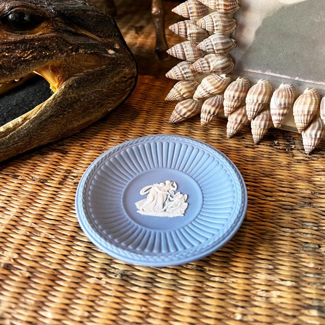 Mid 20th Century Wedgwood Blue Jasperware Small Cupid Dish With Classical Figural Relief For Sale In Oklahoma City - Image 6 of 9