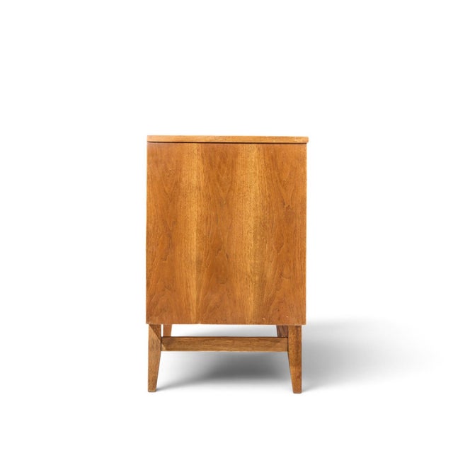 Broyhill Brasilia Broyhill Brasilia Mid Century Walnut and Brass 6-Drawer Lowboy Dresser For Sale - Image 4 of 9