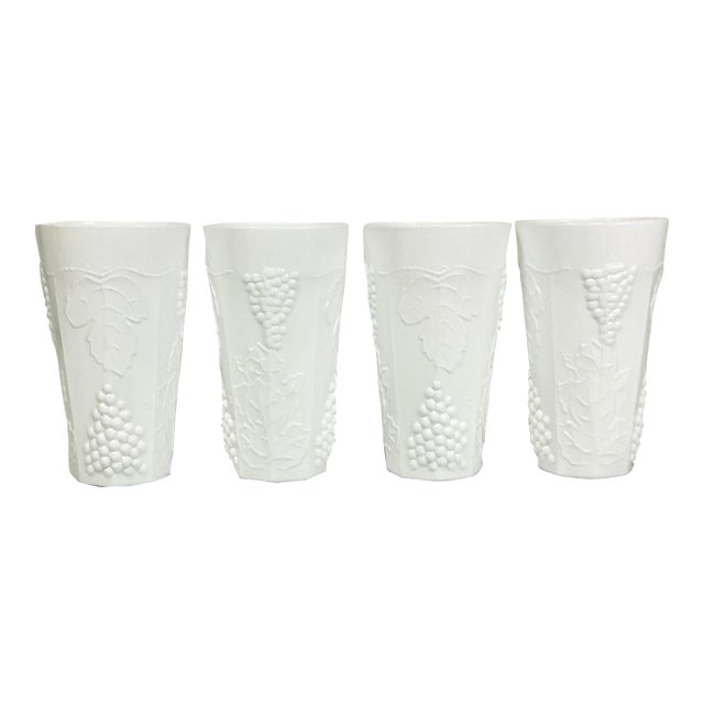 1970s Vintage Americana Arts & Crafts Indiana Glass Grape Milk Glass Tumblers - Set of 4. For Sale