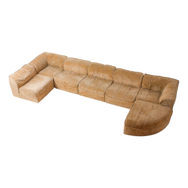 Italian Modular Sofa in Beige Velvet, 1970s, Set of 7 For Sale
