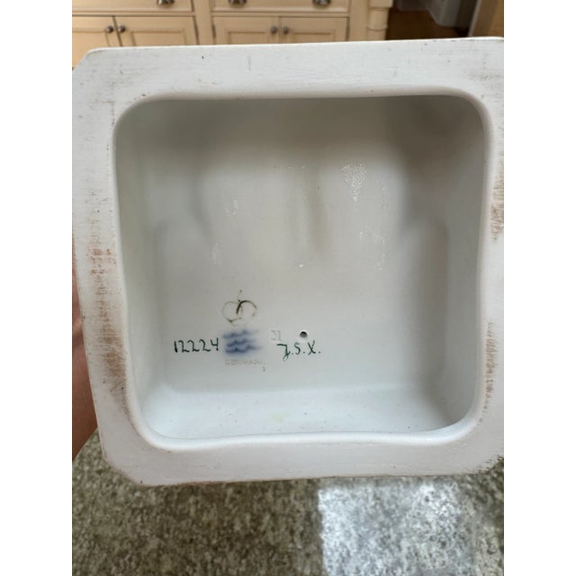 Pair of Early 1900s Royal Copenhagen Figurines Carl Martin-Hansen Man and Woman From Greenland For Sale - Image 10 of 16