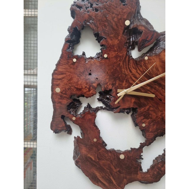 One-of-a-Kind Handcrafted Driftwood Wall Clock – Functional Natural Wood Wall Sculpture For Sale - Image 4 of 17