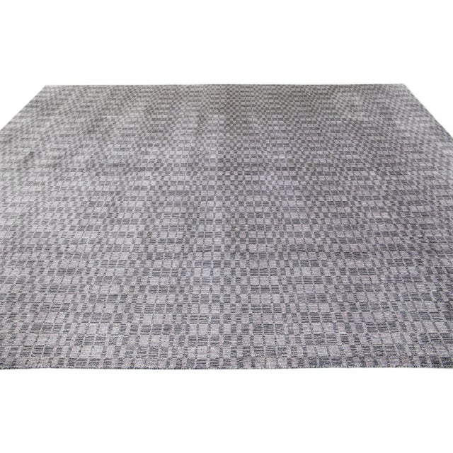 2010s 2010s Gray Modern Handmade Geometric Wool & Silk Rug For Sale - Image 5 of 7