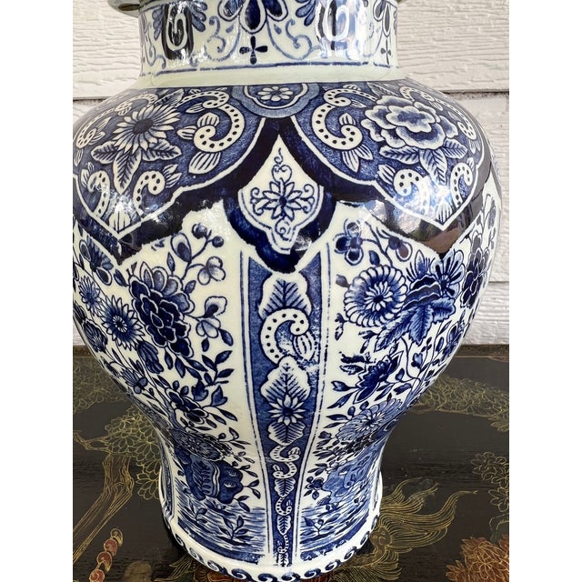 Vintage Large Delft Ginger Jar Vase Blue & White Floral Royal Sphinx Lidded Urn For Sale - Image 9 of 18