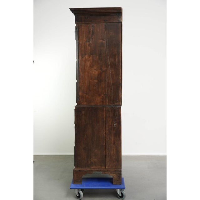 Antique English Chest of Drawers in Oak, 1700s For Sale - Image 5 of 15