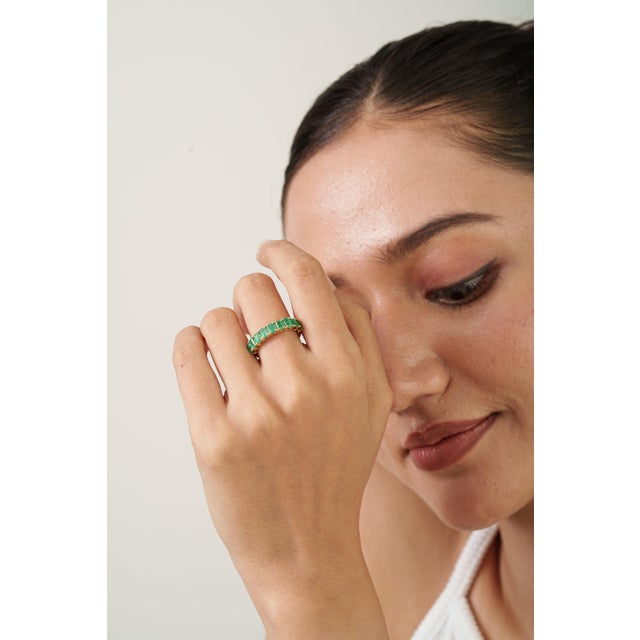 Green 1.59ct Stackable Natural Emerald Half Eternity Band Ring Size 8 in Solid 14k Gold For Sale - Image 8 of 15