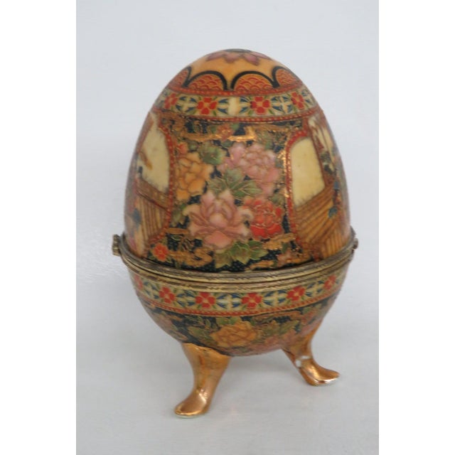 Japanese Jaymee Collection Paris Gilt Hand Painted Egg Box Mid Century Geisha Motif 5060b For Sale - Image 3 of 15