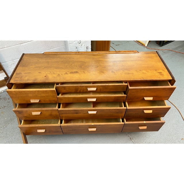 Mid- Century Russel Wright for Conant Ball Lowboy Dresser For Sale In New York - Image 6 of 10