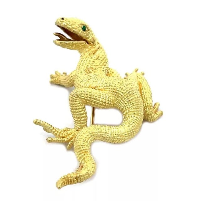This is an authentic Kurt Wayne brooch featuring a detailed 3D textured scale like full figure of a lizard with small...