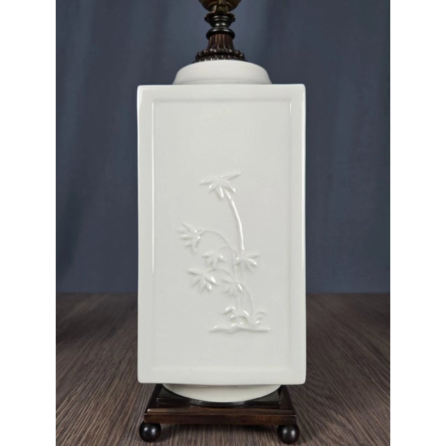 Chinese Early 20th Century Crest Co. Chicago Blanc De Chine Porcelain Table Lamp For Sale - Image 3 of 15