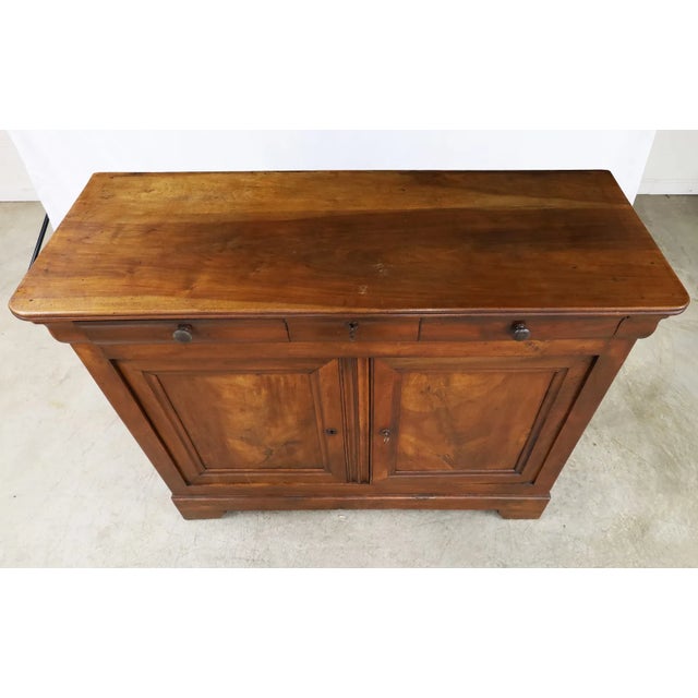 19th Century French Louis Philippe Walnut Buffet For Sale - Image 4 of 7