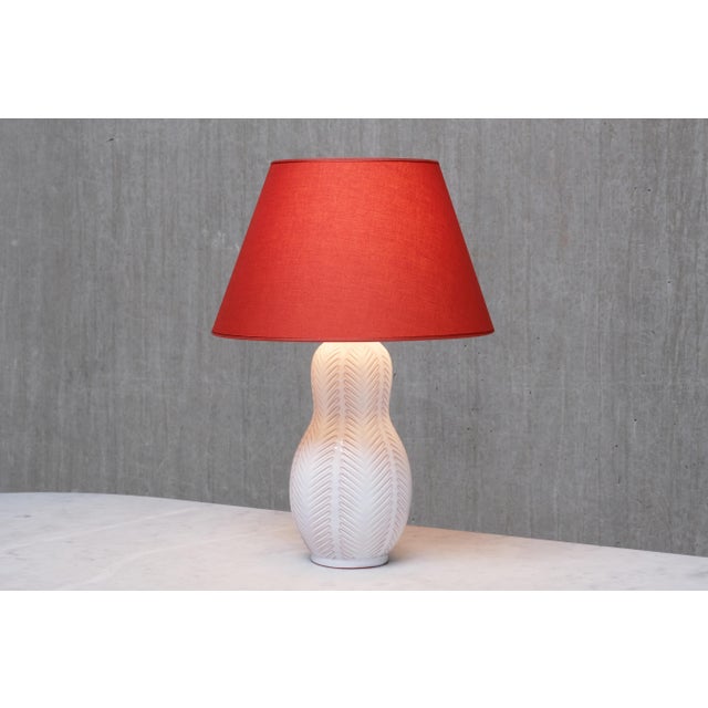Textile Feather Pattern Ceramic Table Lamp by Anna-Lisa Thomson for Upsala-Ekeby, Sweden, 1940s For Sale - Image 7 of 9