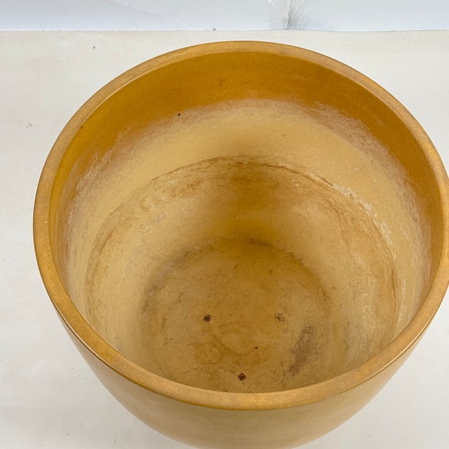 1960s Impeccable Mustard or Ochre Glazed Ceramic Planter by Gainey Ceramics For Sale In Los Angeles - Image 6 of 9