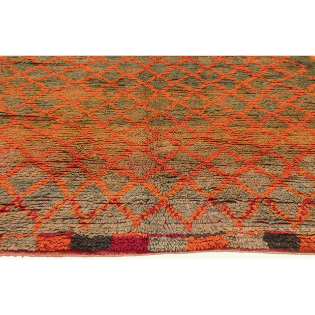 Berber Tribes of Morocco Vintage Boujad Moroccan Rug, 04'07 X 07'05 For Sale - Image 4 of 10