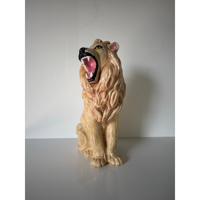 1980's Vintage American Ceramic Lion Statue This striking vintage ceramic lion statue is a bold and captivating decorative...
