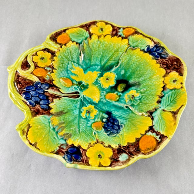 English Majolica Strawberry Leaf Dessert Tray by Samuel Alcock, England, 1850 For Sale - Image 3 of 11
