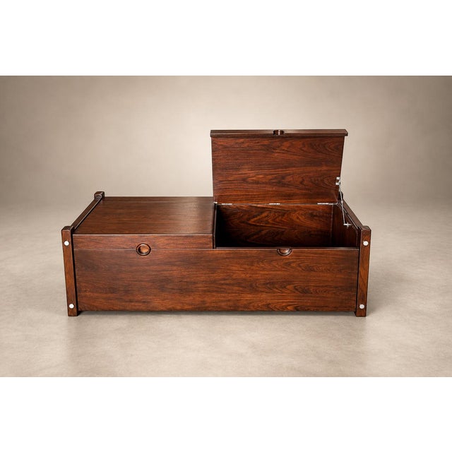Mid-Century Modern Brazilian Rosewood “Sabará” Trunk by Sergio Rodrigues, Brazil, circa 1965 — Lot 1124 For Sale - Image 3 of 18