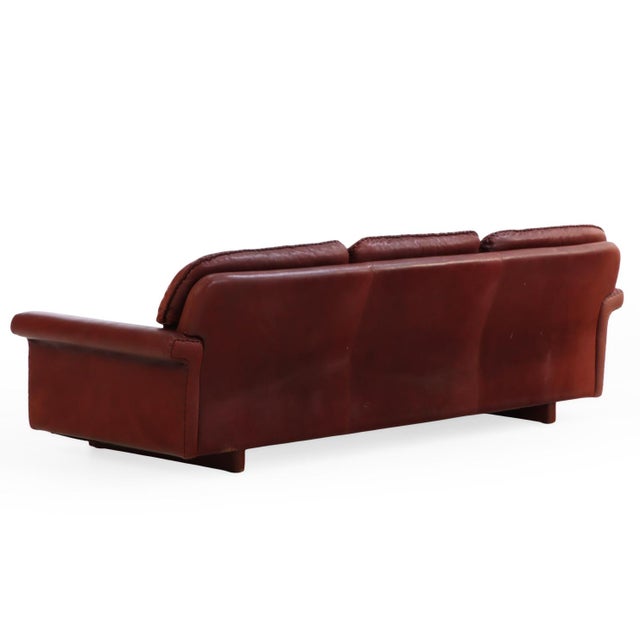 1970s Danish Oxblood Leather Sofa in the Style of De Sede by Thams Kvalitet For Sale In Philadelphia - Image 6 of 8