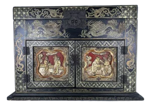 Early 20th Century Hand Painted Chinese Export Large Jewelry Box