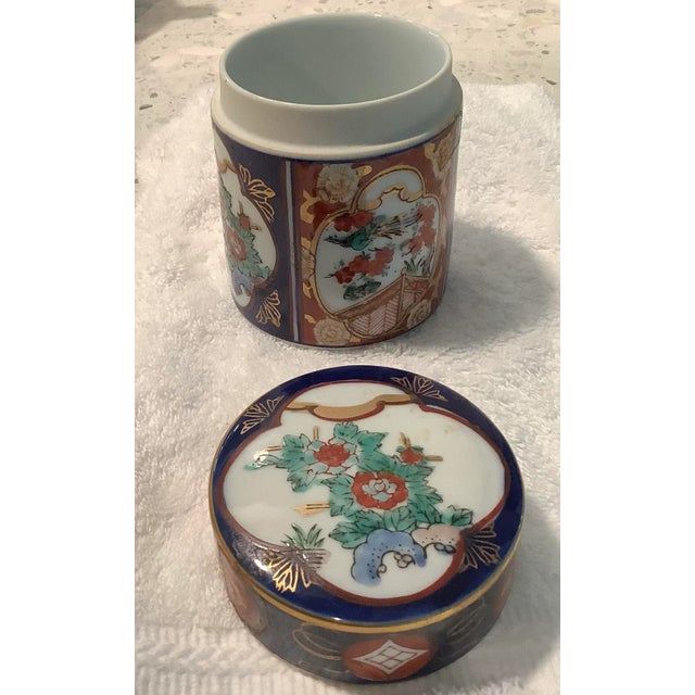 Japanese Gold Imari Cylindrical Box For Sale - Image 3 of 5