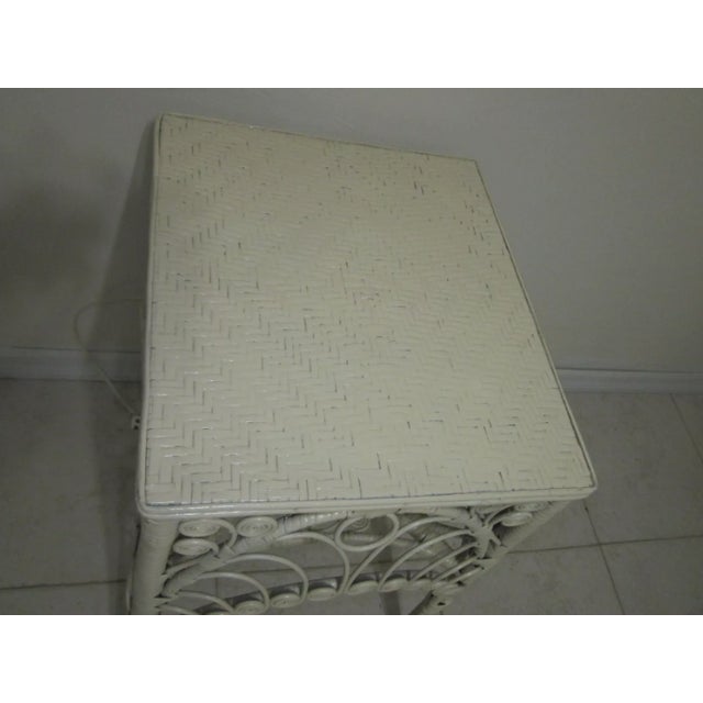1980s Wicker Rattan Peacock Side Accent Table Coastal Style Ivory Color For Sale In Naples, FL - Image 6 of 12