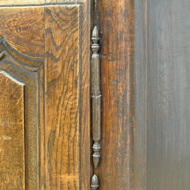 Antique Louis XV Commode in Oak, 1750 For Sale - Image 14 of 16